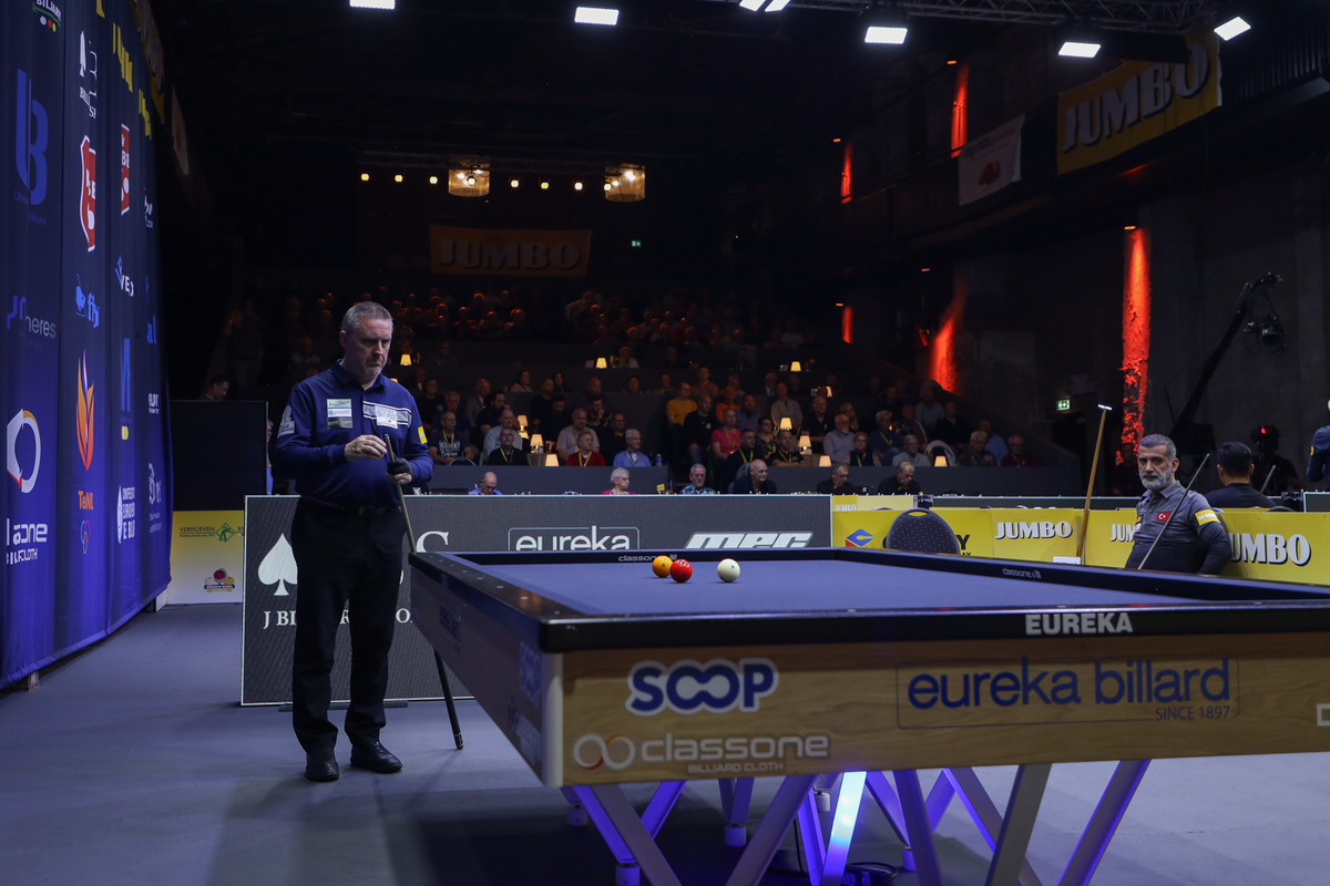 쿠드롱과 타슈데미르의 준결승 경기 장면.