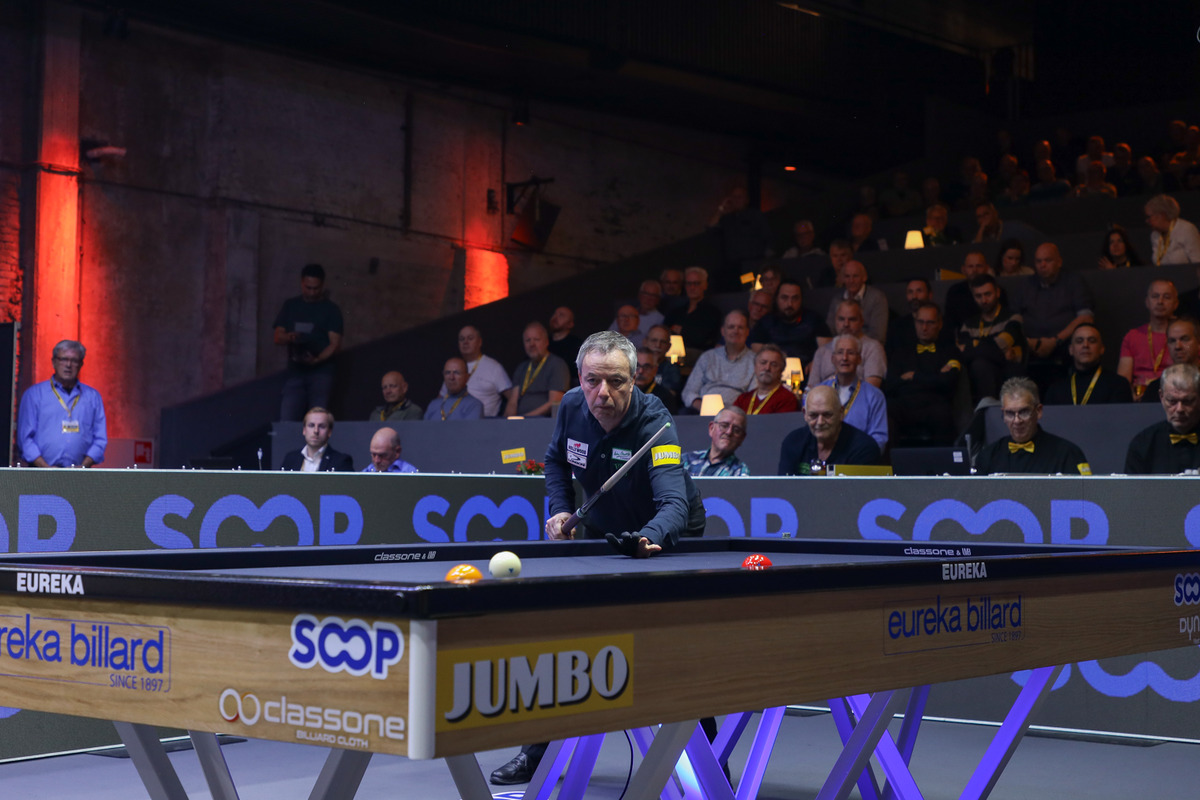 야스퍼스는 응우옌쩐타인뚜와 하이런 15점과 14점을 주고 받으며 난타전을 벌였다.