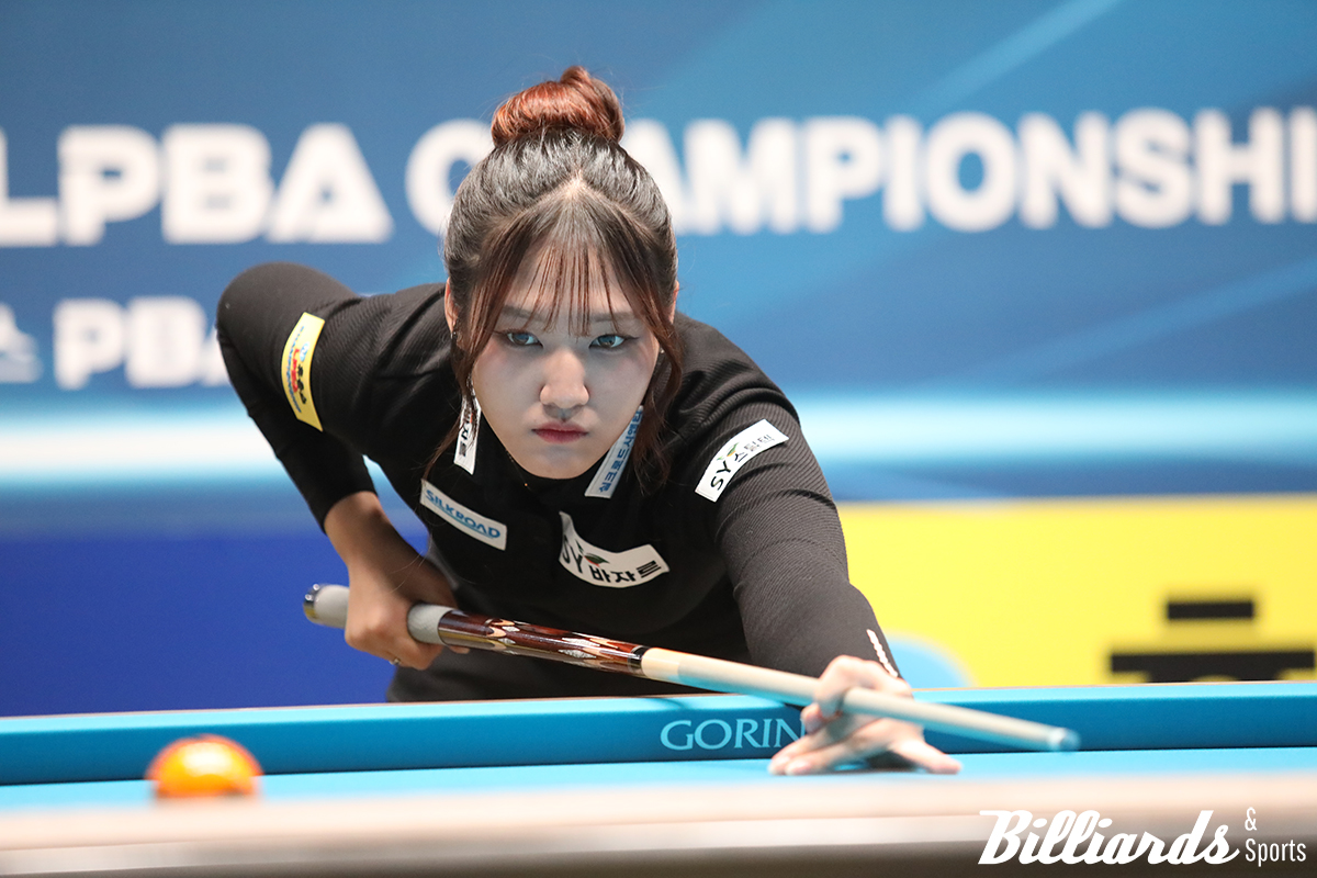 '슈퍼 루키' 권발해(에스와이)가 '당구여제' 김가영(하나카드)을 상대로 첫 대관식을 준비한다. 권발해는 26일 열린 준결승전에서 오지연을 세트스코어 3-2로 꺾고 프로당구 데뷔 후 첫 결승에 올랐다. 사진=고양/이용휘 기자