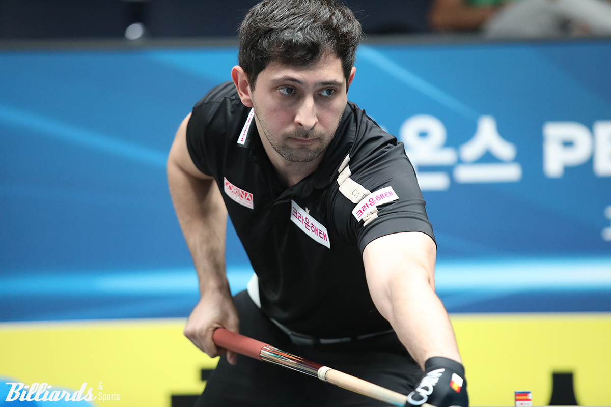 다비드 마르티네스(크라운해태)는 신기웅을 세트스코어 3-1로 꺾고 8강에 진출했다.