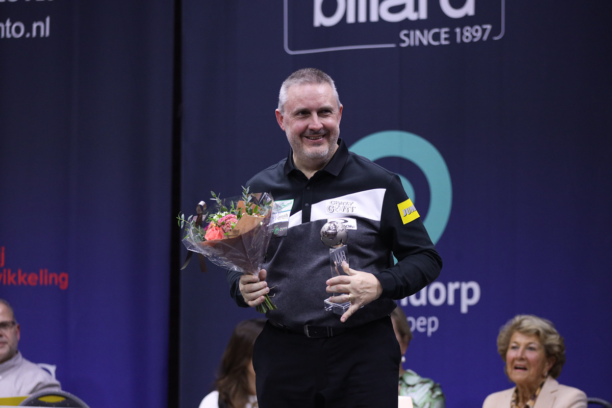 '돌아온 황제' 프레데레크 쿠드롱(벨기에)이 4번째 출전 만에 결승 무대를 다시 밟았다. 복귀 황제의 대관식이 기다려졌는데, 아쉽게도 쩐뀌엣찌엔(베트남)에게 뒷심에서 밀려 아쉽게 준우승에 그쳤다.  사진=SOOP 제공