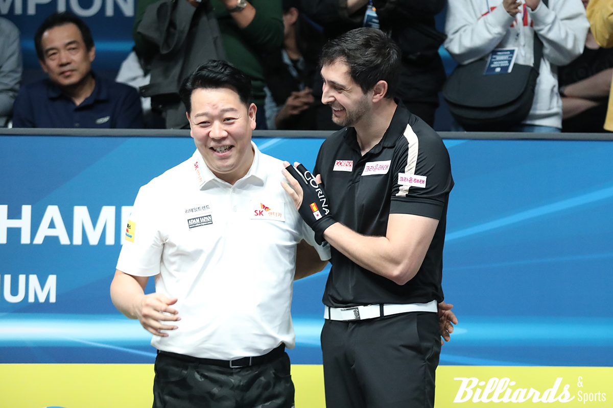 잠시 짧은 대회가 이어지고,