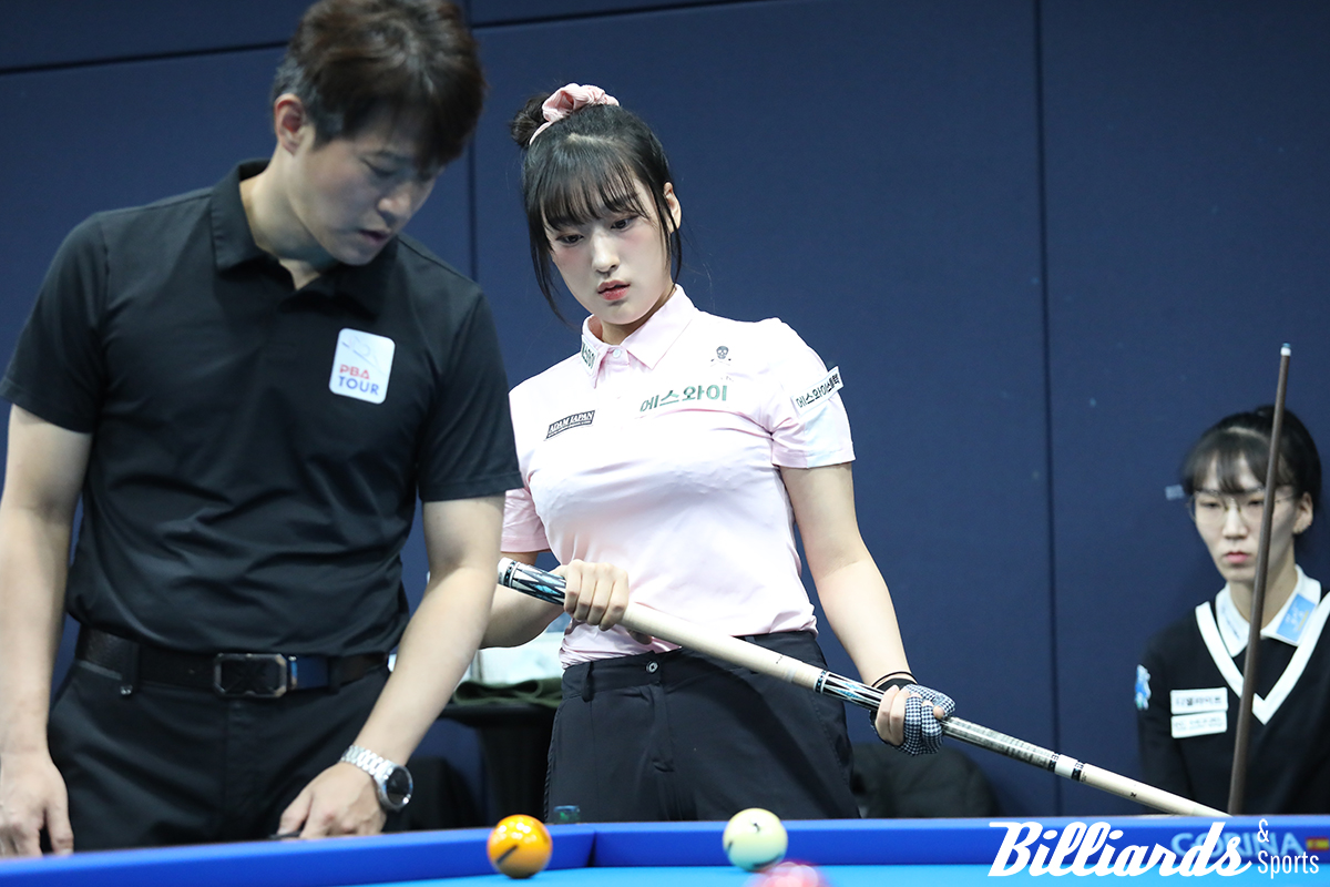 김다희와 대결 중인 장가연(에스와이)