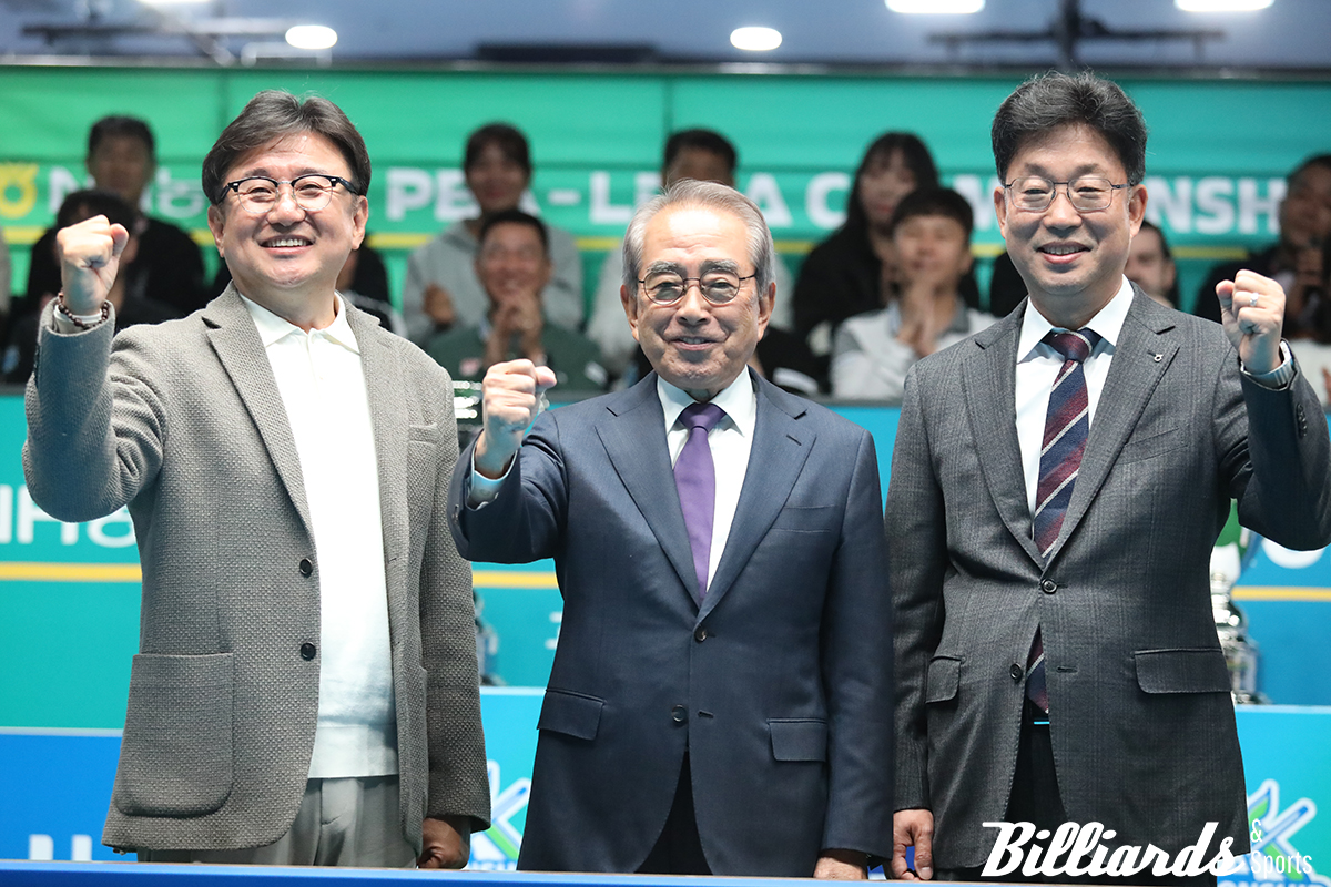 개막식에 참석한 내빈들. 왼쪽부터 프로당구협회 장상진 부총재, 김영수 총재, 그리고 NH농협카드의 금동명 사장.