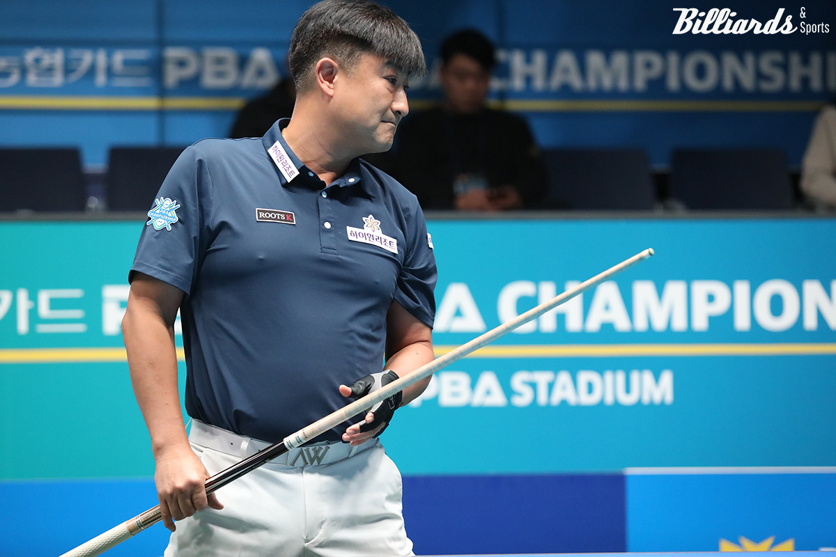 이충복은 프로당구 데뷔 후 두 번째로 높은 애버리지 2.143으로 이번 64강전에서 승리를 거두었다.