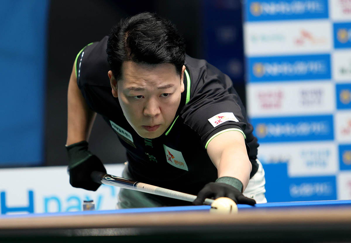 시즌 5번째 결승행에 도전하는 강동궁(SK렌터카)은 원호수를 3-1로 꺾고 32강 진출에 성공햇다.