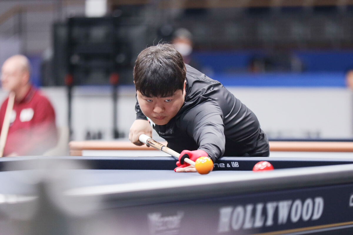 조명우(실크로드시앤티-서울시청)가 8일 열린 서울 당구월드컵 조별리그 첫 경기에서 승리를 거두고 1승을 올렸다.  사진=SOOP 제공