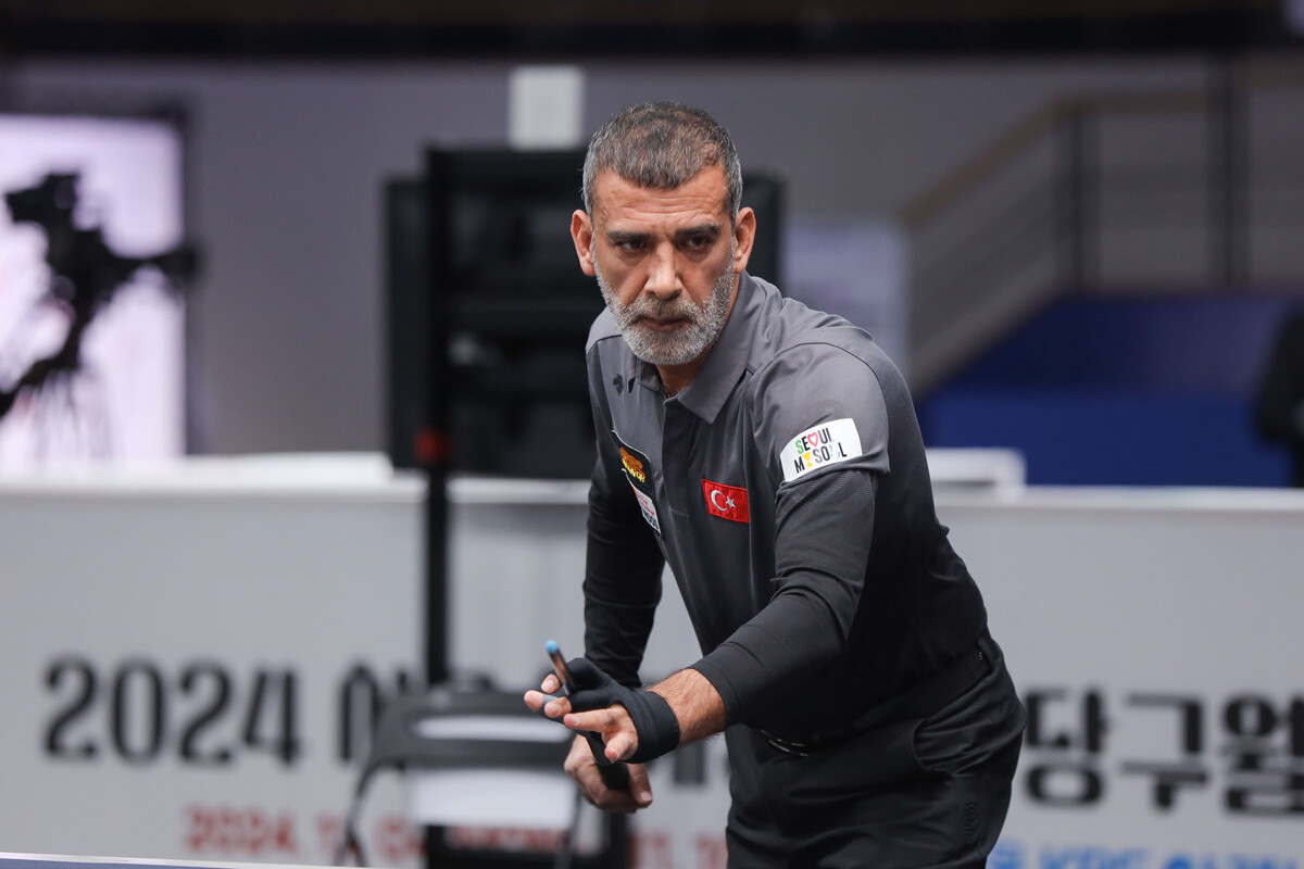 8강에서 멕스와 대결하는 타이푼 타슈데미르(튀르키예).