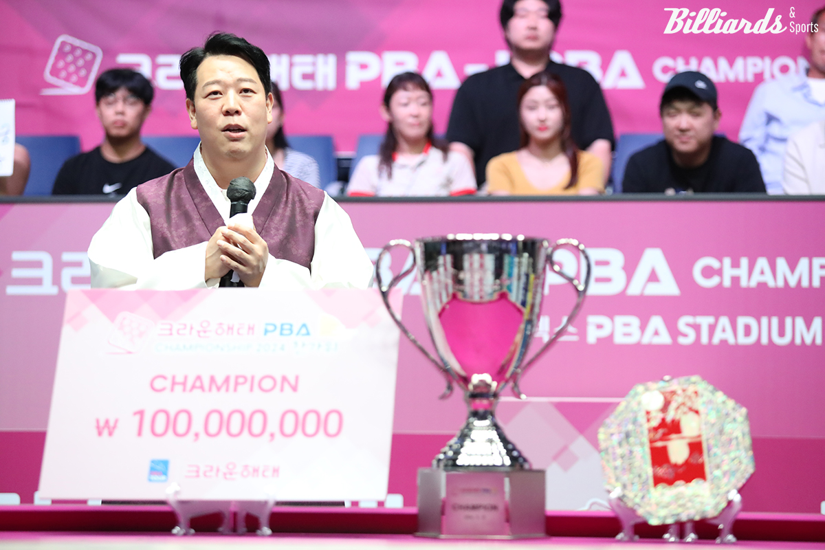 지난 4차 투어 '크라운해태 챔피언십'을 우승하고 상금 1억원을 받았던 강동궁(SK렌터카)은 이번 시즌에 투어 2승과 준우승 2회 등으로 현재까지 시즌 상금랭킹 1위를 달리고 있다.