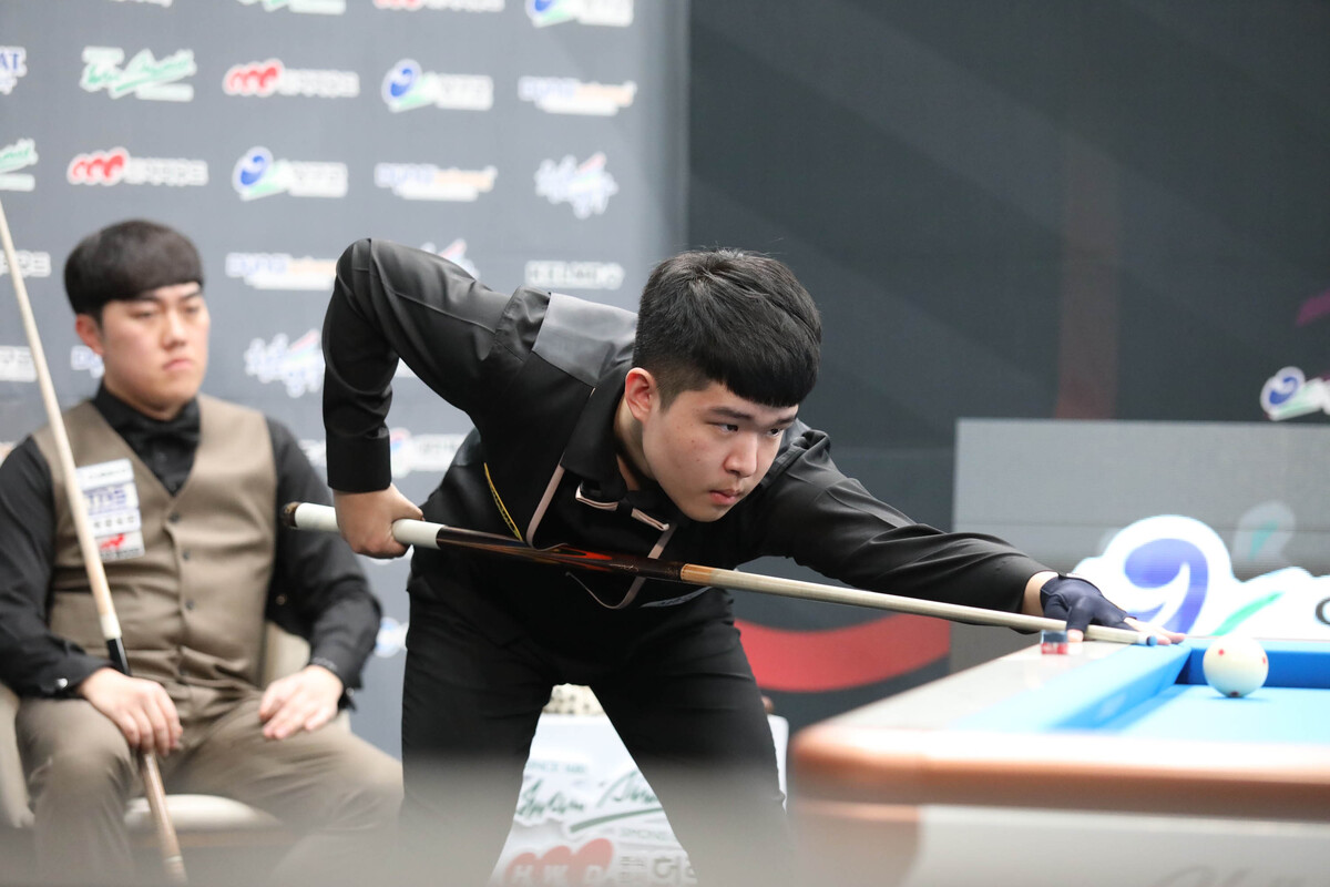 2008년생 김도현은 이번 대회에서 황봉주(시흥체육회)와 김준태를 꺾는 기염을 토하며 16강에 진출했다. 