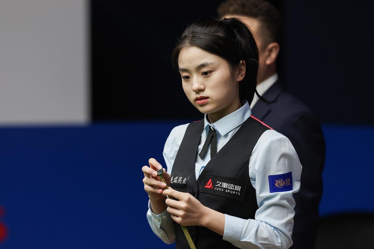 중국의 '2003년생 세계챔피언' 바이위루(21)가 영국의 프로당구 '월드스누커(WST) 투어'에서 여자선수로는 사상 최초로 3연승을 기록했다.  사진=WST 제공