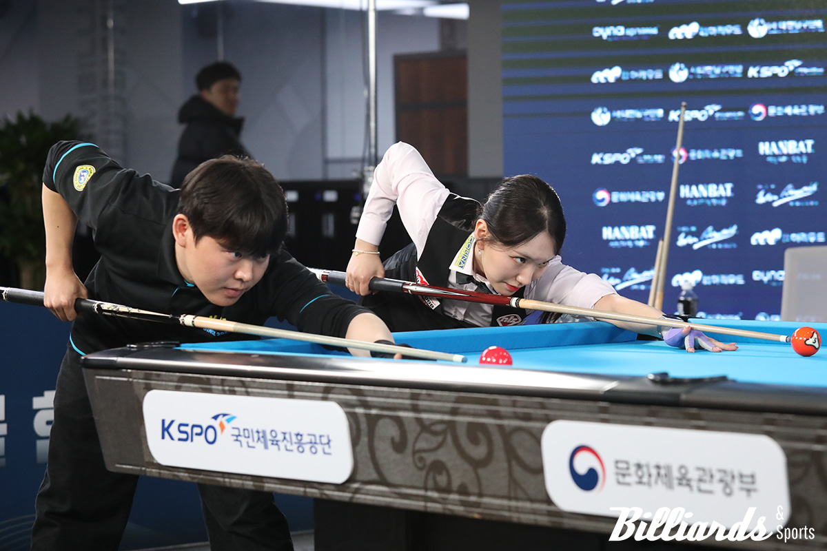 황화(좌)와 이하린(우)의 준결승전 뱅킹.