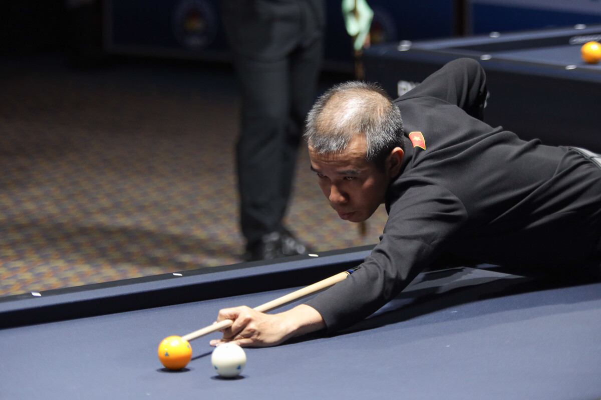 극적으로 16강에 오른 쩐뀌엣찌엔(베트남).