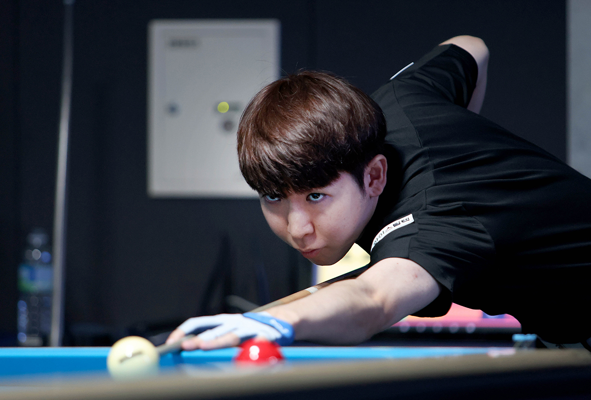 16강에 올라와 김재근(크라운해태)과 대결하는 모리 유스케(에스와이).