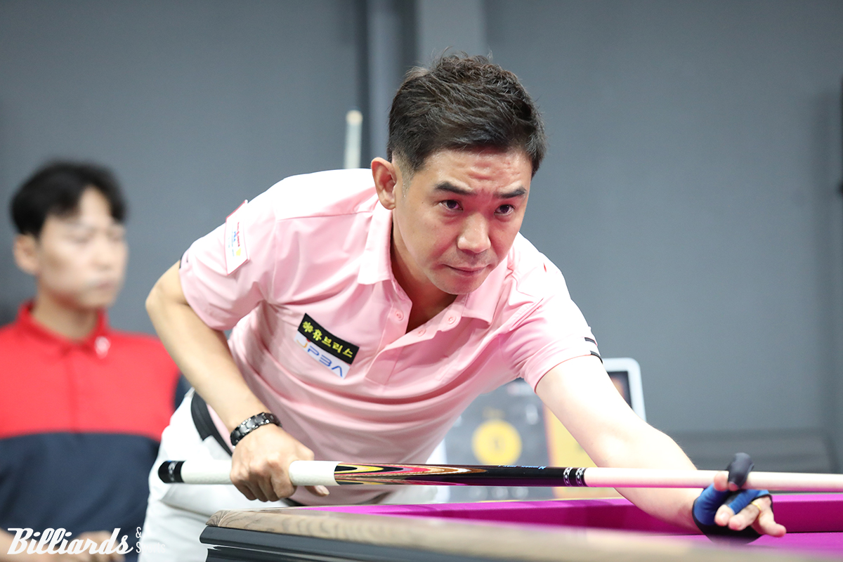 사파타에게 져 8강 진출에 실패한 정경섭.