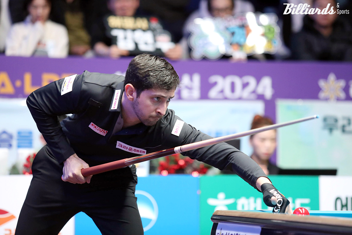 세트스코어 1-3으로 지고 있던 마르티네스는 5세트 8:10에서 대역전극을 시작했다.