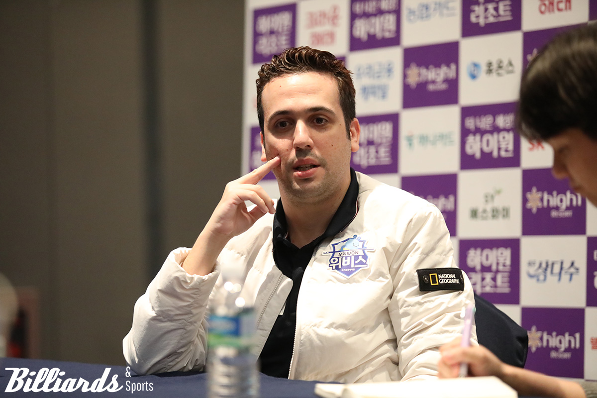 준우승자 기자회견에서 결승전 소감을 밝히고 있는 다비드 사파타.