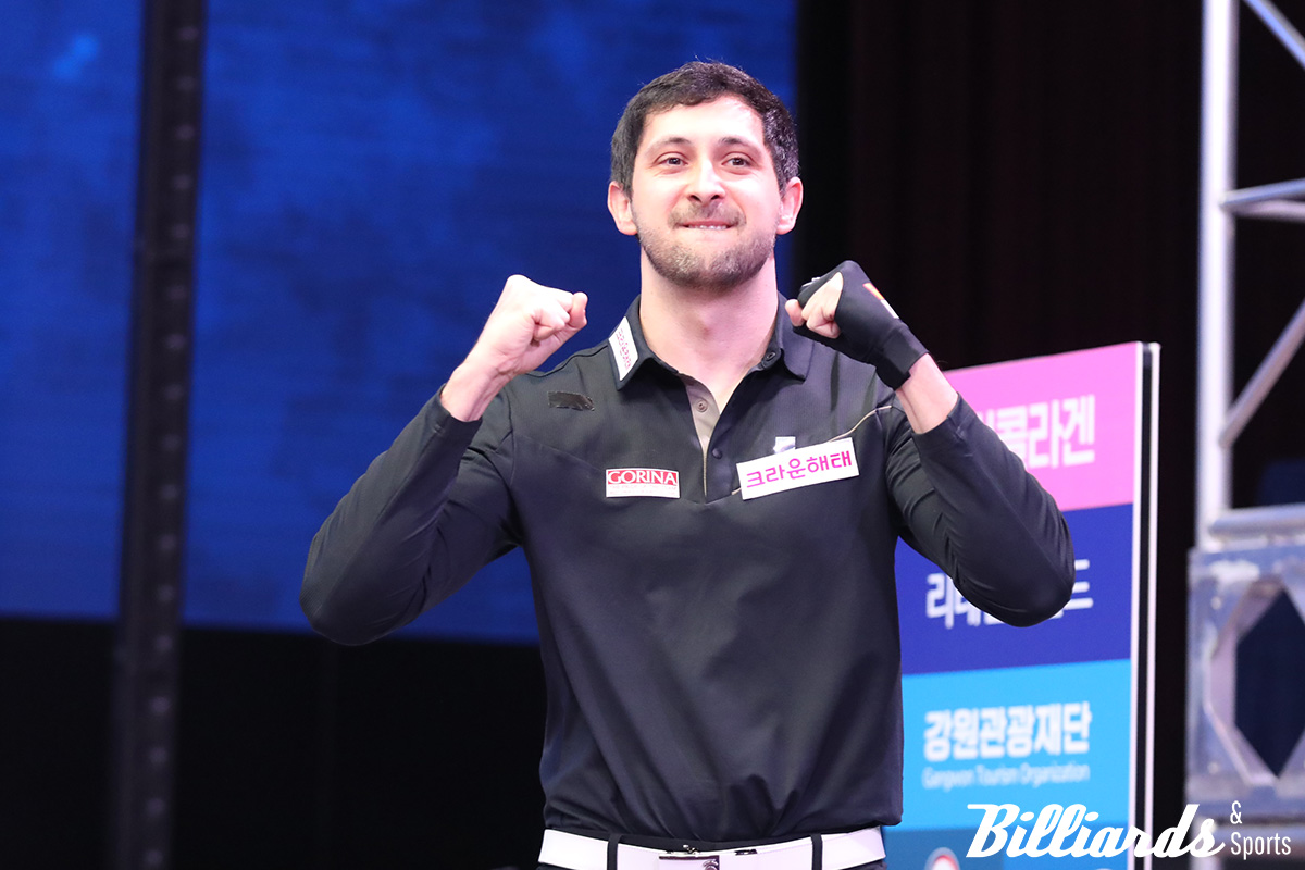 결승에서 다비드 사파타를 세트스코어 4-1로 꺾고 우승을 차지한 다비드 마르티네스.