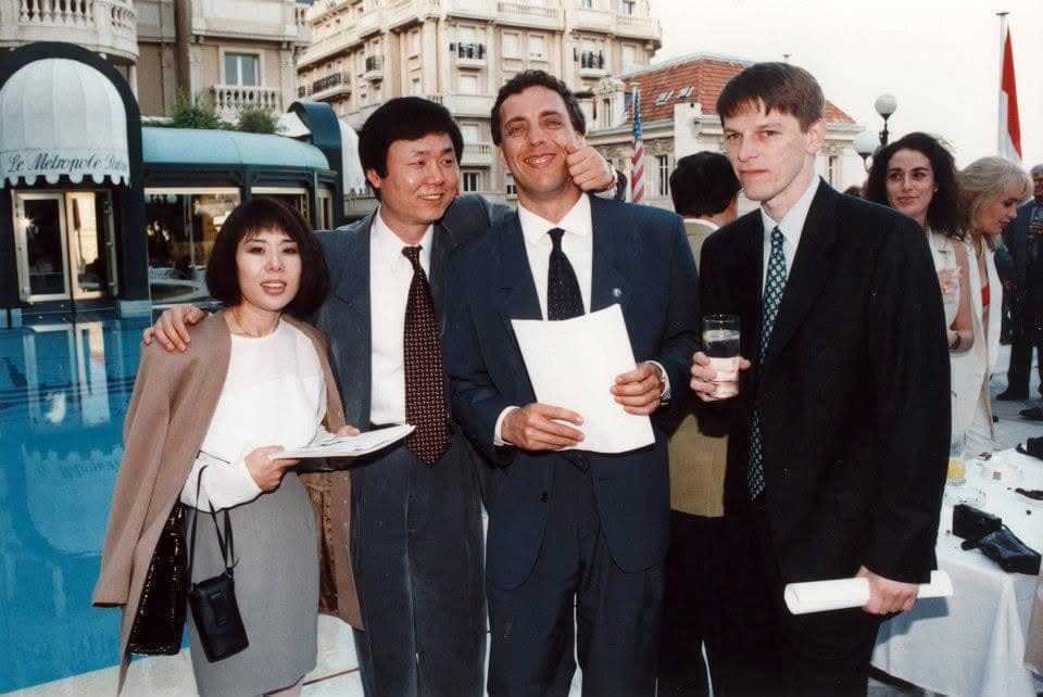 왼쪽부터 고 이상천의 부인과 고 이상천, 마르코 자네티, 토브욘 블롬달. 진한 머리색을 가진 20대의 자네티와 앳된 블롬달의 모습이 인상적이다. 사진=토브욘 블롬달 SNS