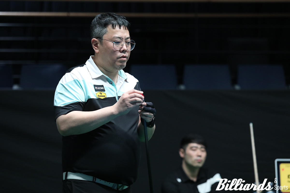 결승전에서 이길수와 대결 중인 김원섭.