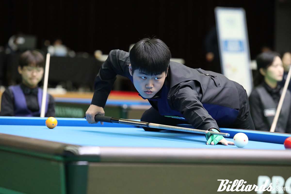 '2024 유·청소년 주말리그 왕중왕전'에서 대결 중인 김준상.