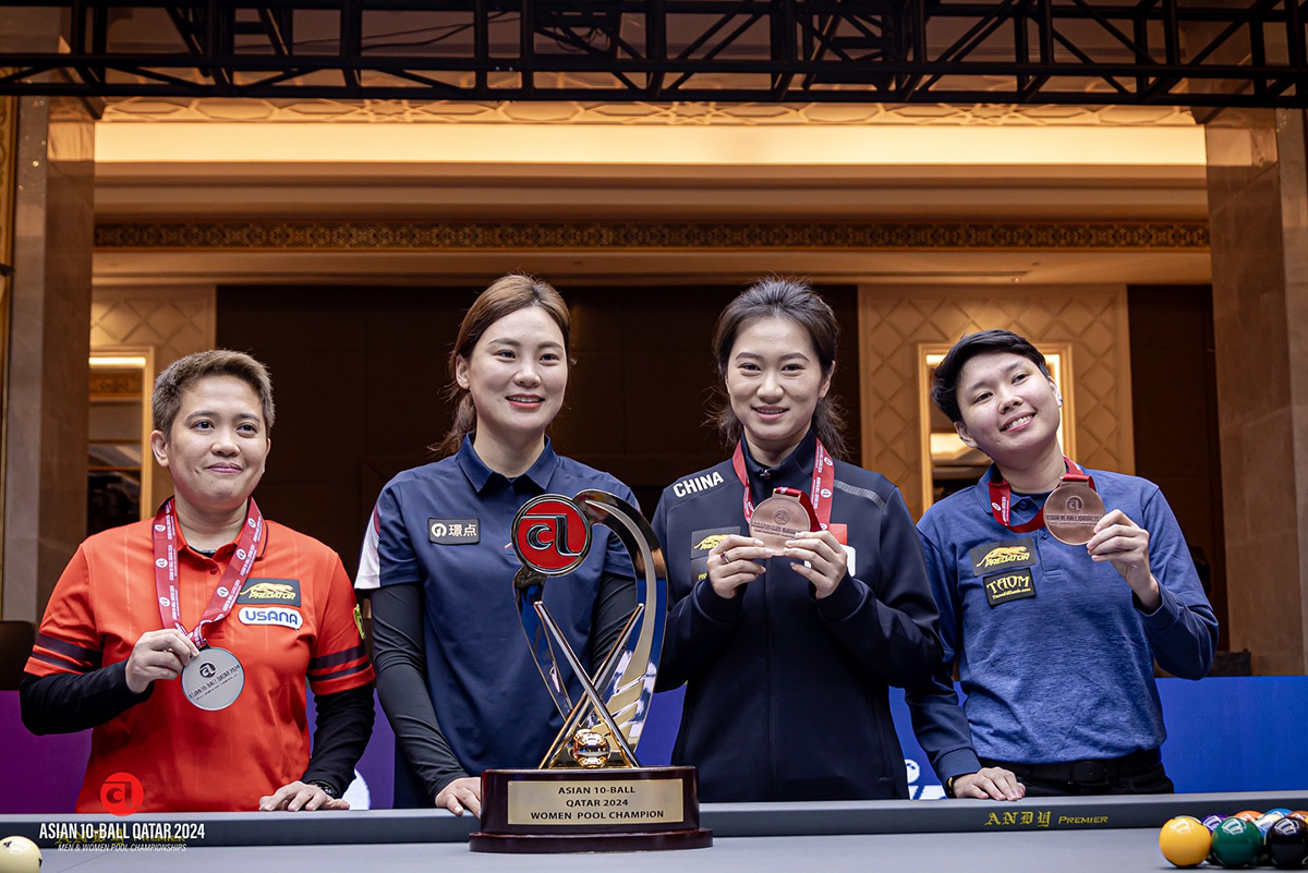 최종 입상자들. 왼쪽부터 준우승자 루빌렌 아미트, 우승자 리우샤샤, 공동3위 한유, 체스카 센테노. 