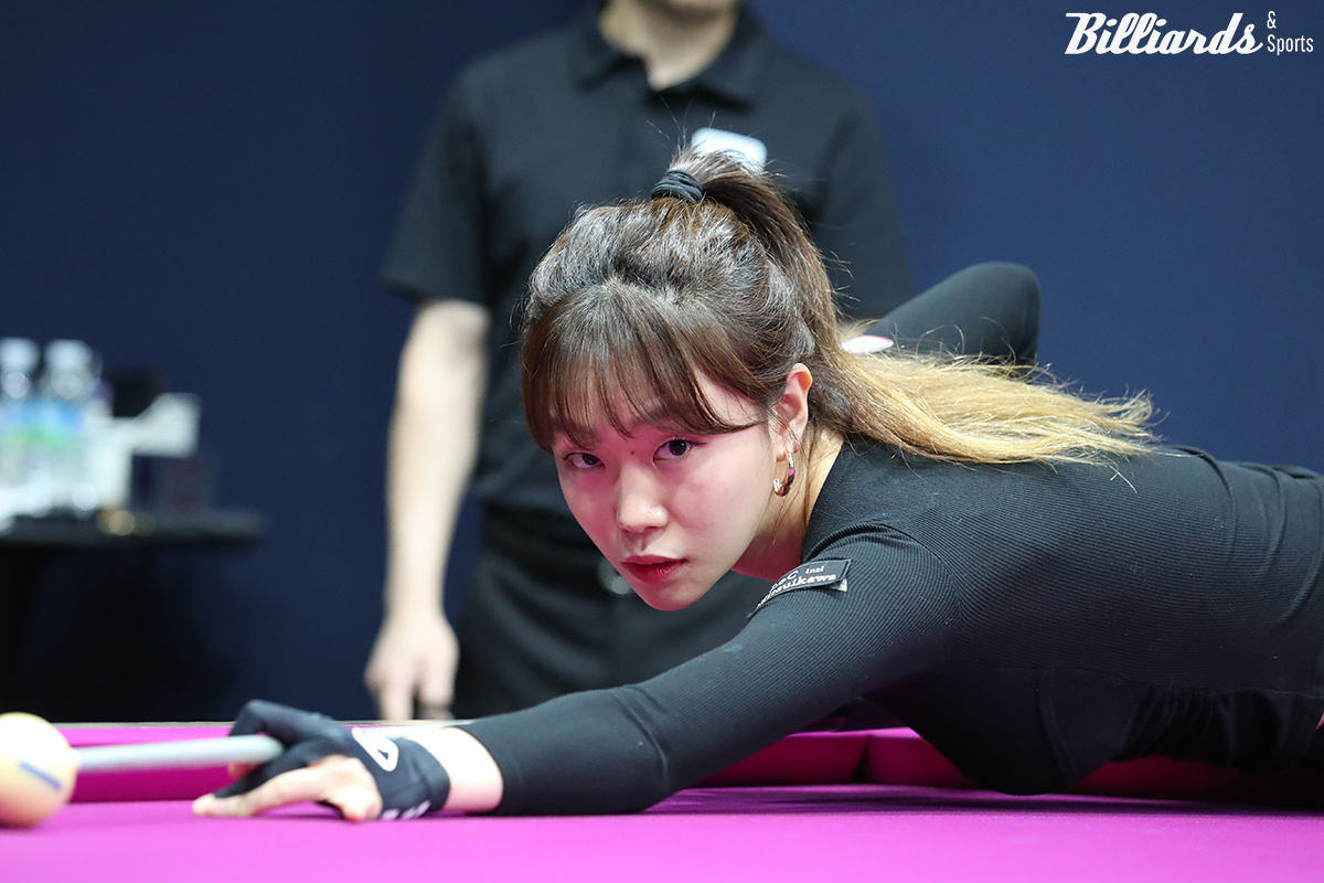 예선 2라운드에서 이올리비아와 대결하는 김보라.