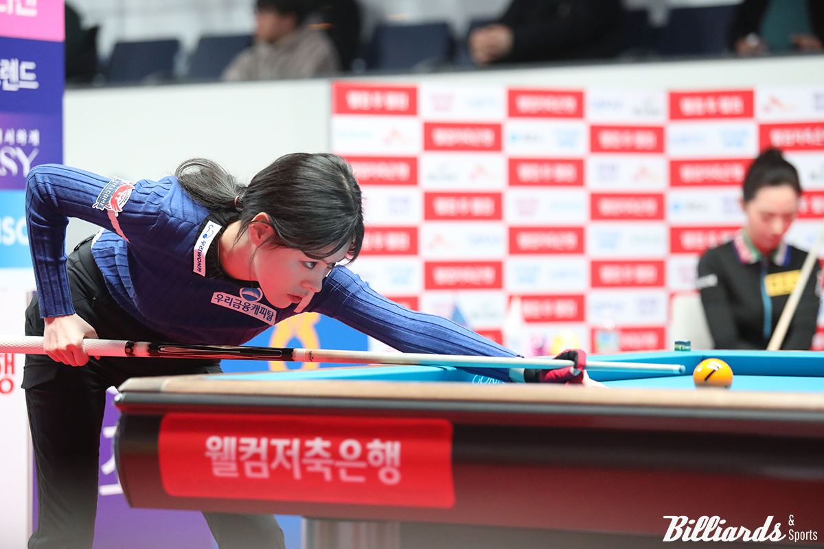 '바비인형' 서한솔(우리금융캐피탈)이 차유람(휴온스)에게 대역전승을 거두며 16강에 진출, 김가영(하나카드)과 8강행을 다툰다.  사진=고양/이용휘 기자