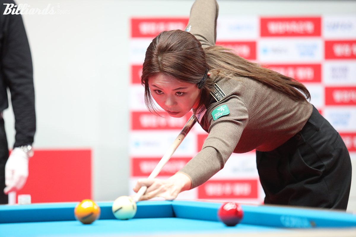 '당구 여제' 김가영(하나카드)이 8차 투어 '웰컴저축은행 PBA 챔피언십' 16강전에서 서한솔(우리금융캐피탈)의 거센 도전을 막아내며 8강에 진출했다.  사진=고양/이용휘 기자