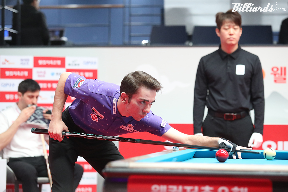 하샤시는 가장 강력한 우승후보인 마르티네스를 꺾고 이번 대회 다크호스로 떠올랐다.