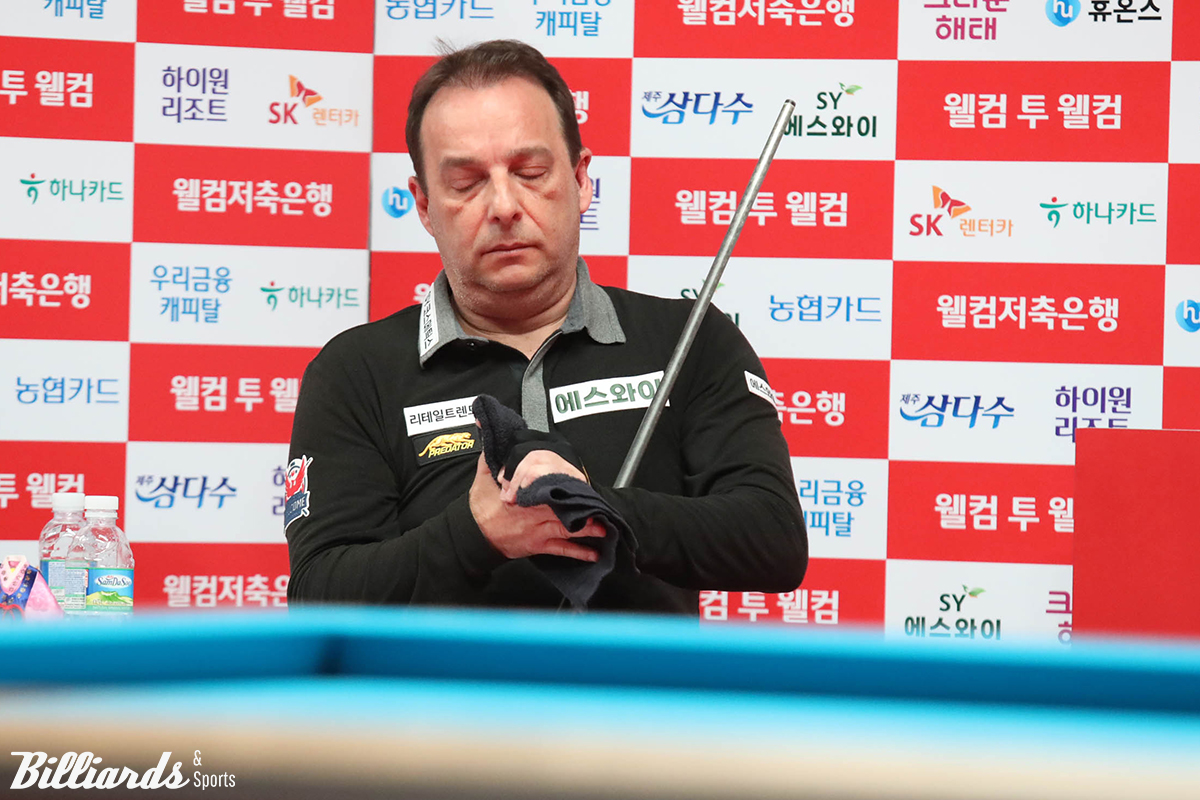 산체스는 2세트부터 4세트까지 결정적인 승부처에서 계속 실수가 나왔다.