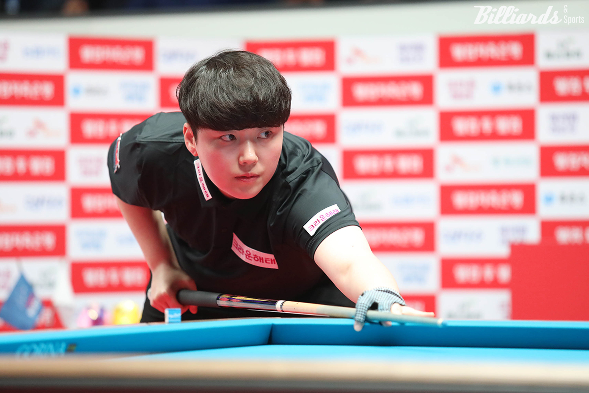 '백장군' 백민주(크라운해태)가 6번째 8강 도전 만에 준결승에 진출해 김가영(하나카드)과 복수전을 치르게 됐다.