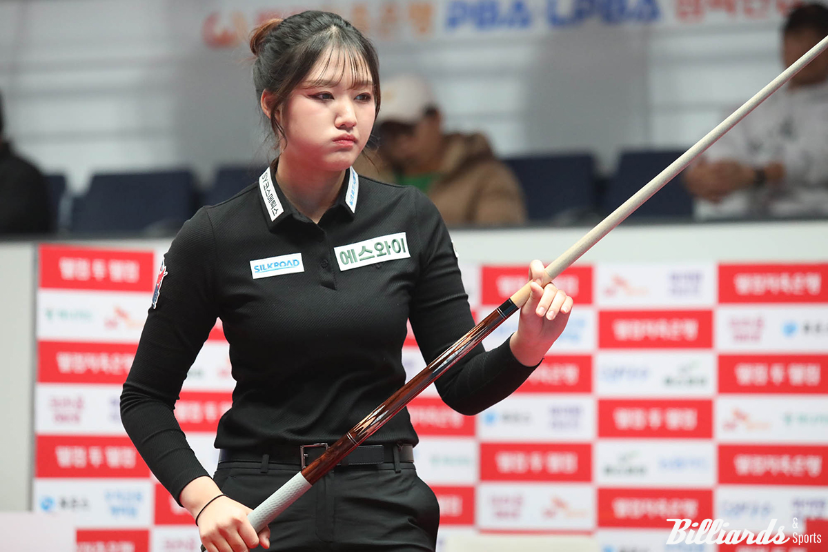 '슈퍼루키' 권발해(에스와이)의 도전이 8강에서 막을 내렸다. 권발해는 27일 경기도 고양시의 '고양 킨텍스 PBA 스타디움'에서 열린 8강전에서 김민아(NH농협카드)에게 세트스코어 1-3으로 패했다.  사진=고양/이용휘 기자