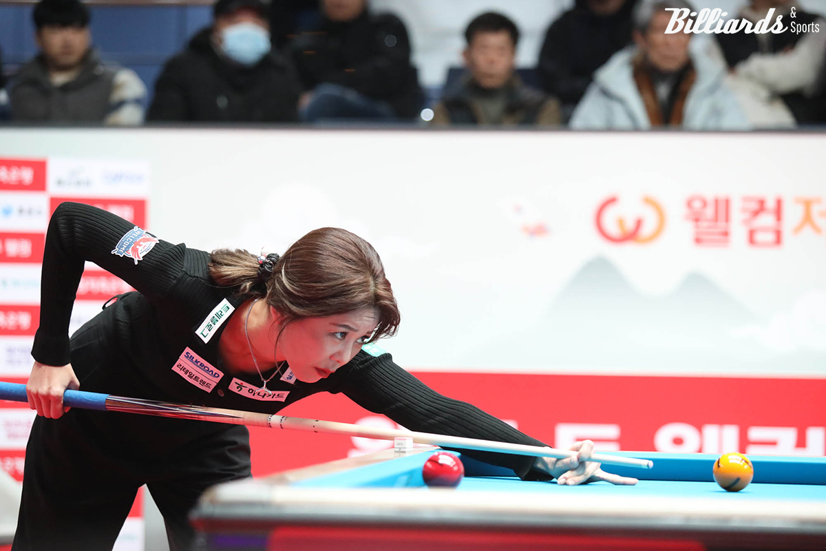 '당구 여제' 김가영(하나카드)이 준결승에서 백민주(크라운해태)를 3-1로 꺾고 35경기 연속 승리와 6회 연속 결승 진출을 달성했다.  사진=고양/이용휘 기자