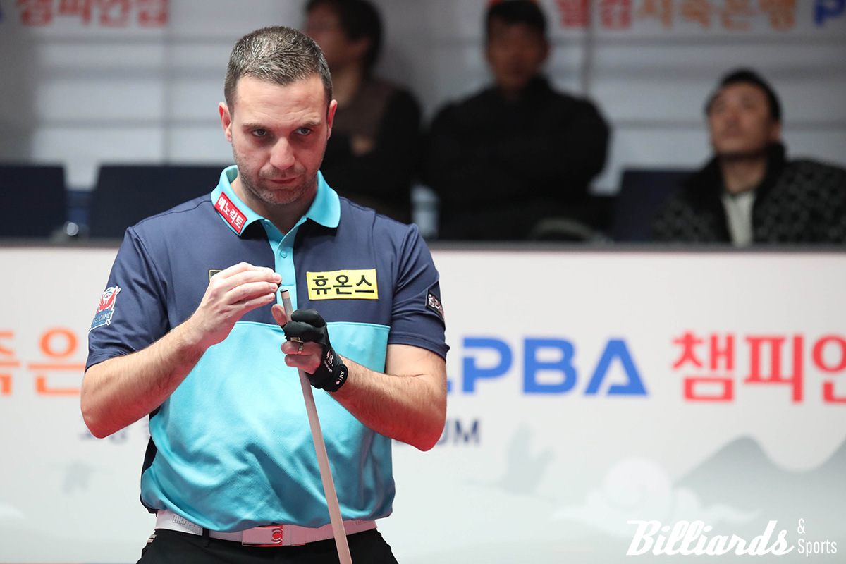 하비에르 팔라손(휴온스)은 풀세트 접전을 끝에 김영원에게 3-2로 승리하며 8강 진출을 확정했다. 사진=고양/이용휘 기자