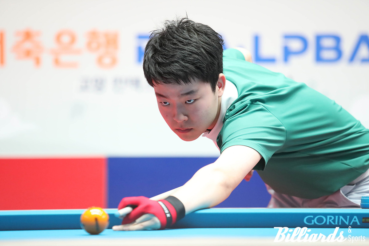 김영원은 1, 2세트를 빼앗기며 0-2로 불안한 출발을 보였으나 2-2 동점을 만들며 팔라손을 압박했다.