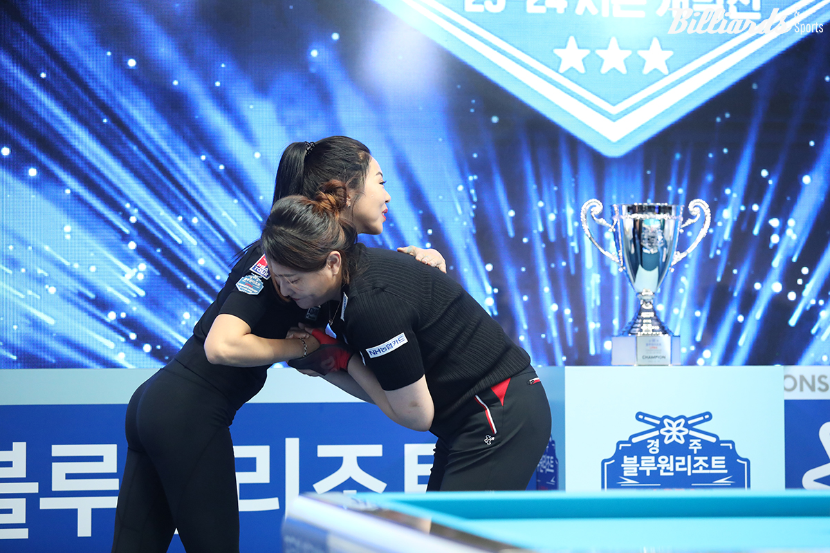 지난 23-24시즌 개막전 '우리금융캐피탈 LPBA 챔피언십' 결승전에서 김민아가 김가영에게 승리하며 우승을 차지하는 순간.