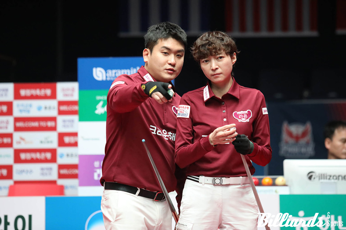 4세트에서 완벽한 호흡을 자랑한 오태준과 임정숙(크라운해태)