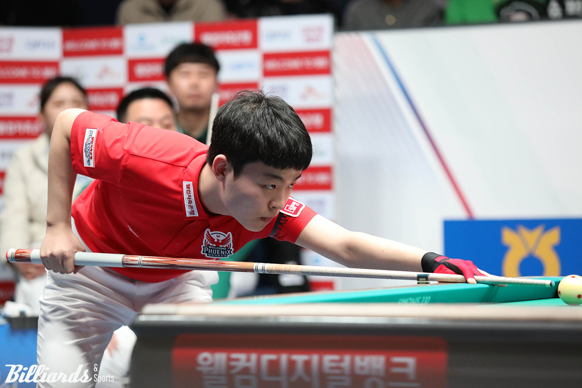 김영원은 세트스코어 1-1에서 NH농협카드의 주장 조재호를 상대로 끝내기 9점타를 터트리며 15:3으로 승리했다.