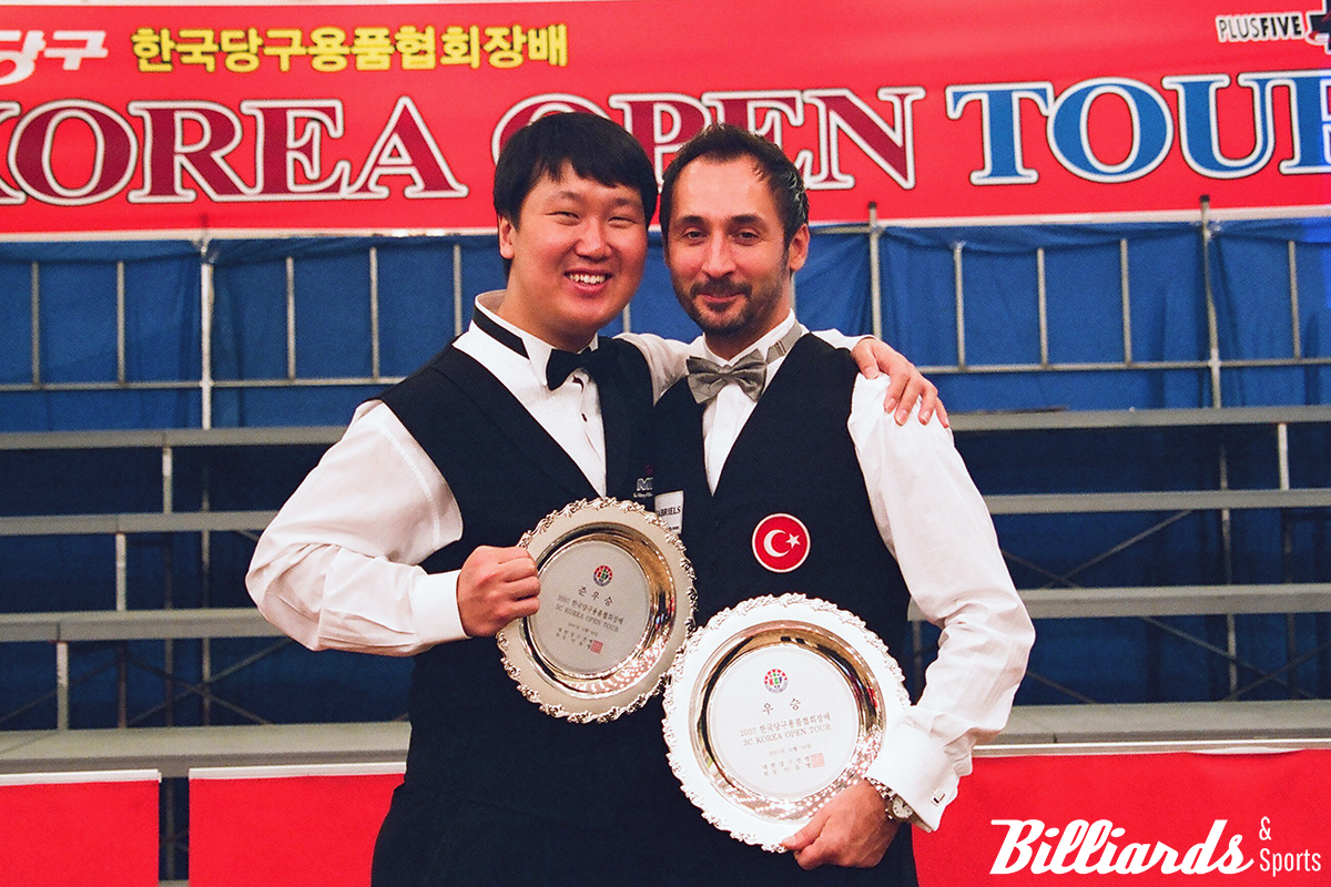 메인 토너먼트에서 우승을 차지한 세미 사이그너(오른쪽)와 준우승자 김경률(왼쪽)