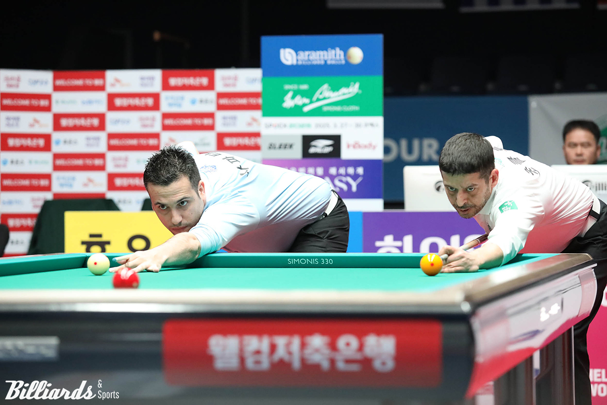  우리금융캐피탈 vs 하나카드의 플레이오프 3차전 뱅킹 장면.