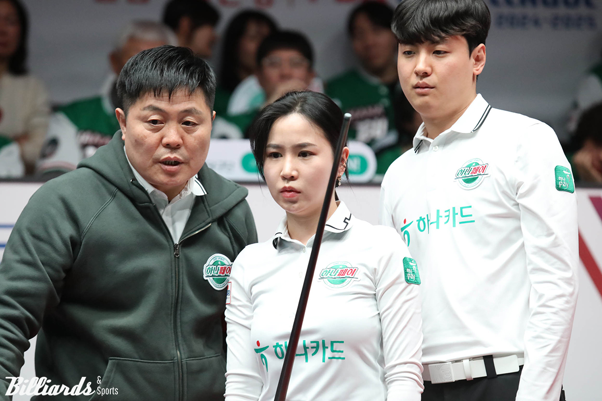 하나카드가 지난 3차전 승리 오더로 4차전에서 다시 승부를 본다. 사진은 하나카드 주장 김병호와 김진아, 신정주(왼쪽부터).  사진=이용휘 기자