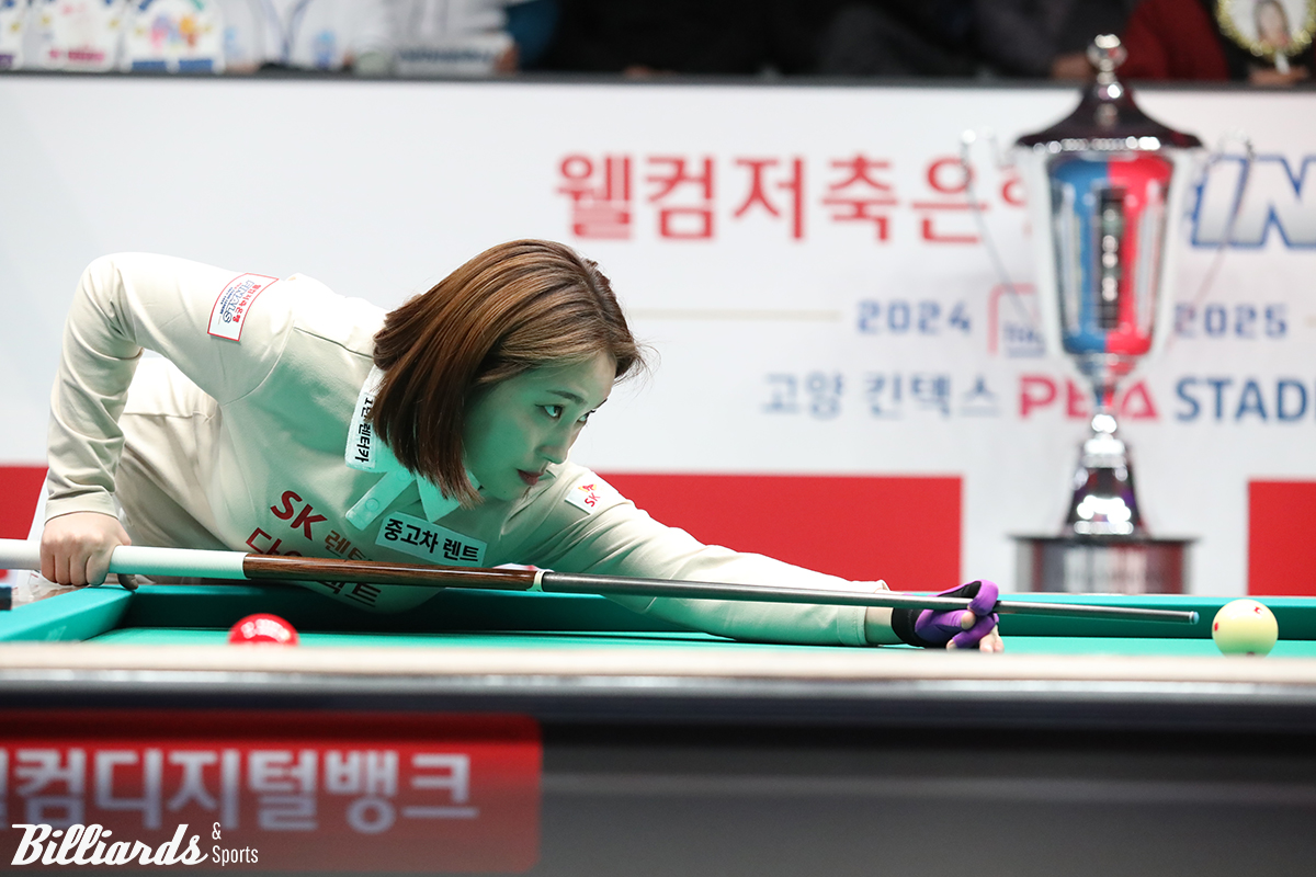 2세트 여자복식과 6세트 여자단식에 출전하는 SK렌터카 강지은.