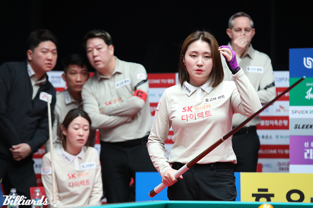 5차전에서 2세트를 승리한 SK렌터카 강지은-히다 오리에.