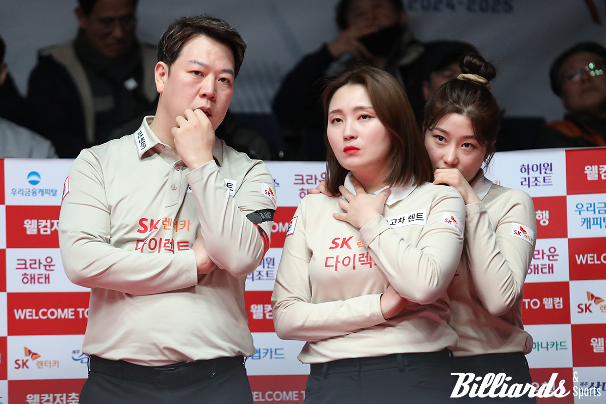 조마조마하게 경기를 지켜보고 있는 강동궁과 강지은, 조예은.