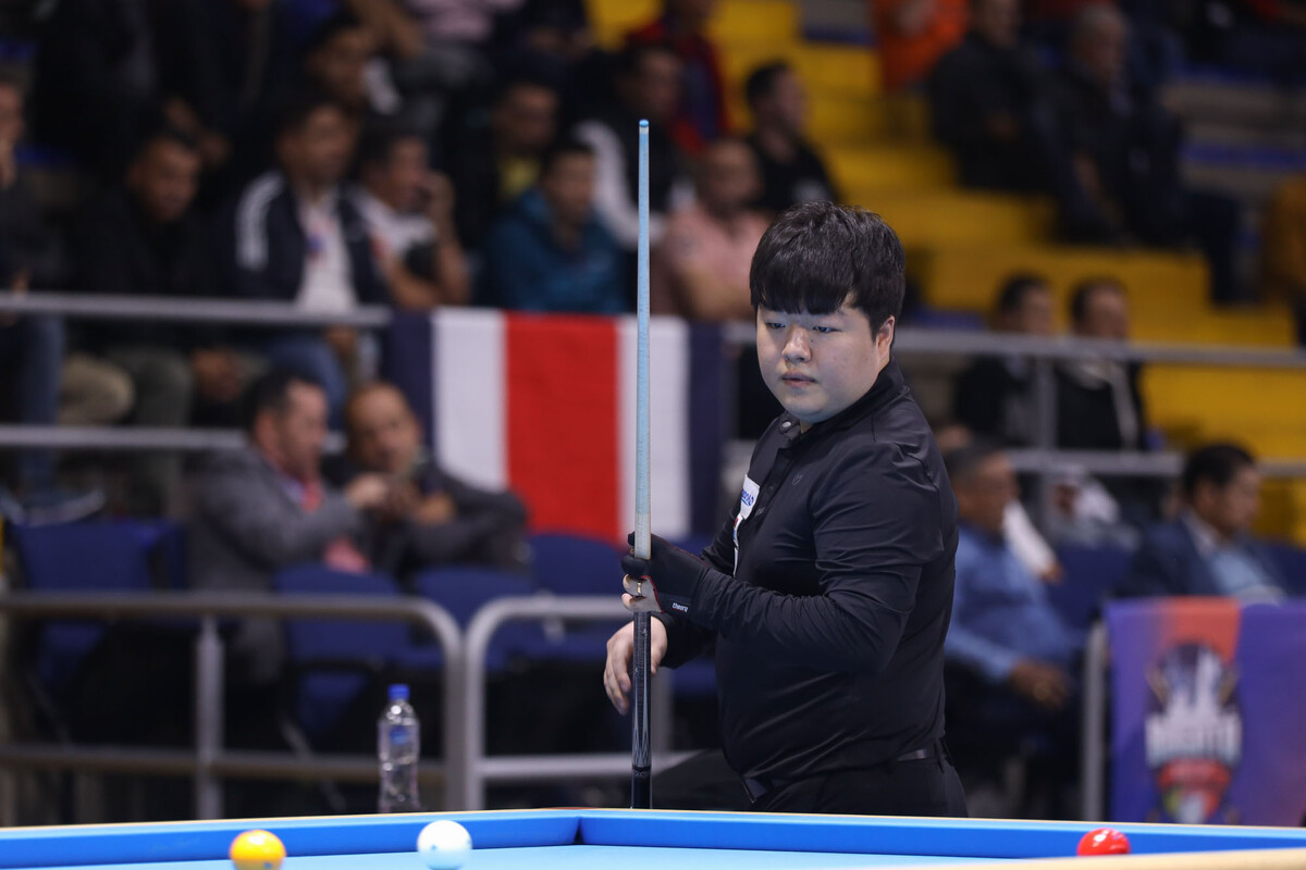 39점에서 매치포인트를 여러 번 놓친 조명우(실크로드시앤티-서울시청)는 16강 문턱에서 고배를 마셨다.