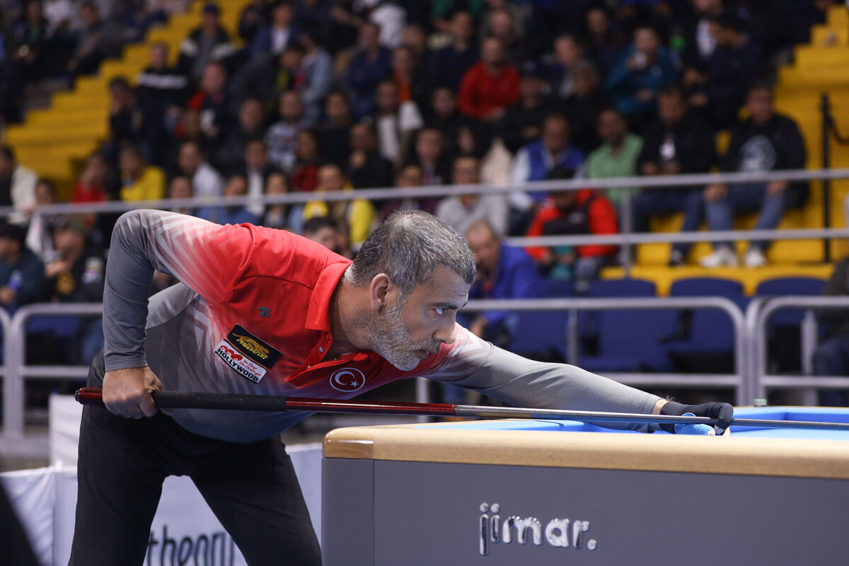 타이푼 타슈데미르(튀르키예)는 막판 살아나는 집중력에 힘입어 16강에서 김행직(전남-진도군청), 8강에서는 베르카이 카라투르트(튀르키예)에게 승리했다.