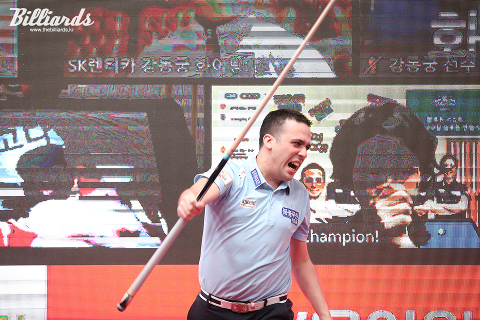 4시간이 넘는 혈투 끝에 강동궁을 꺾고 월드 챔피언십 초대 챔프 자리를 꿰찬 다비드 사파타(우리금융캐피탈). 