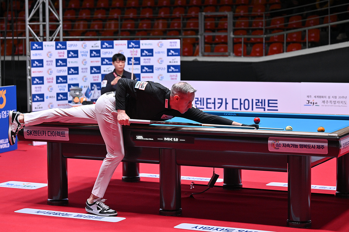 레펀스는 첫 경기부터 애버리지 2.250의 맹타를 휘두르며 최성원을 세트스코어 3-1로 꺾고 1승을 따내 남은 경기에서 부담을 덜어 냈다.