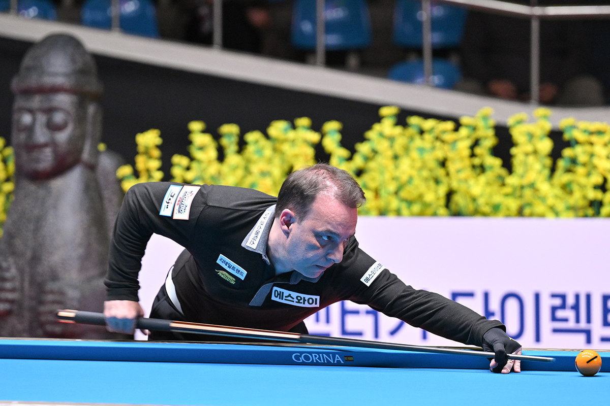 다니엘 산체스(에스와이)는 김재근(크라운해태)을 꺾고 1승을 거뒀다.